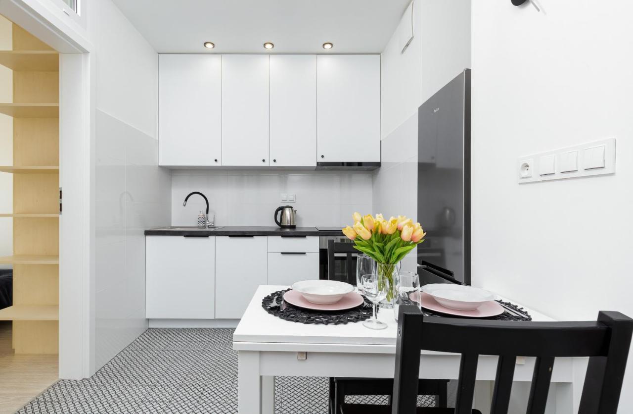 Metro Bielany Apartments By Noclegi Renters Varsovia Exterior foto