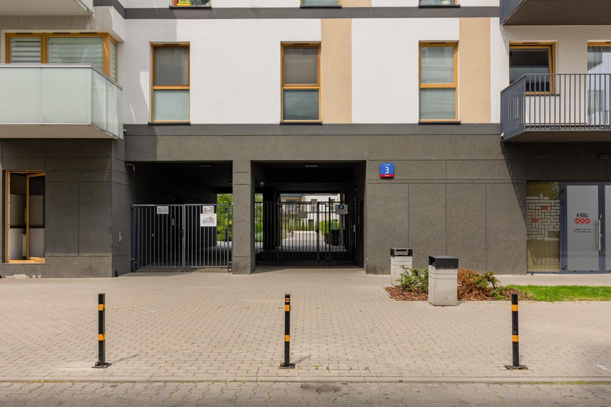 Metro Bielany Apartments By Noclegi Renters Varsovia Exterior foto