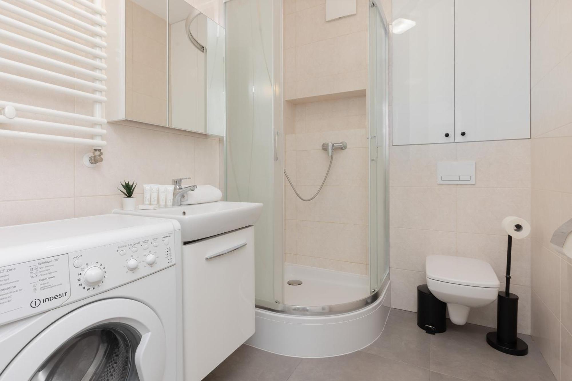Metro Bielany Apartments By Noclegi Renters Varsovia Exterior foto